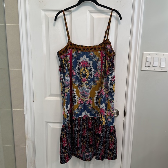 😍😍😍Velvet dress with adjustable straps from Anthropologie Size Medium - Picture 5 of 5